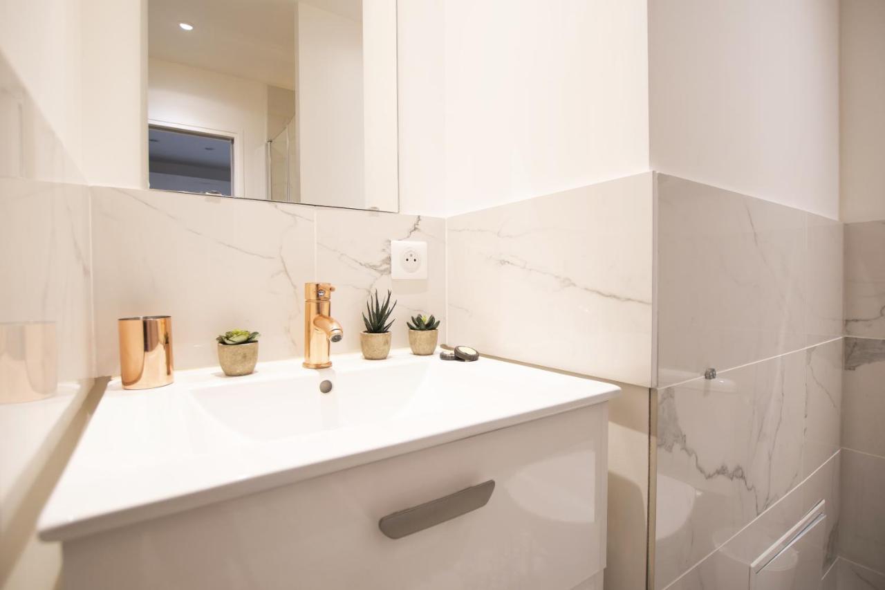 Bel Appartement Idealement Situe - Tour Eiffel Paris Luaran gambar