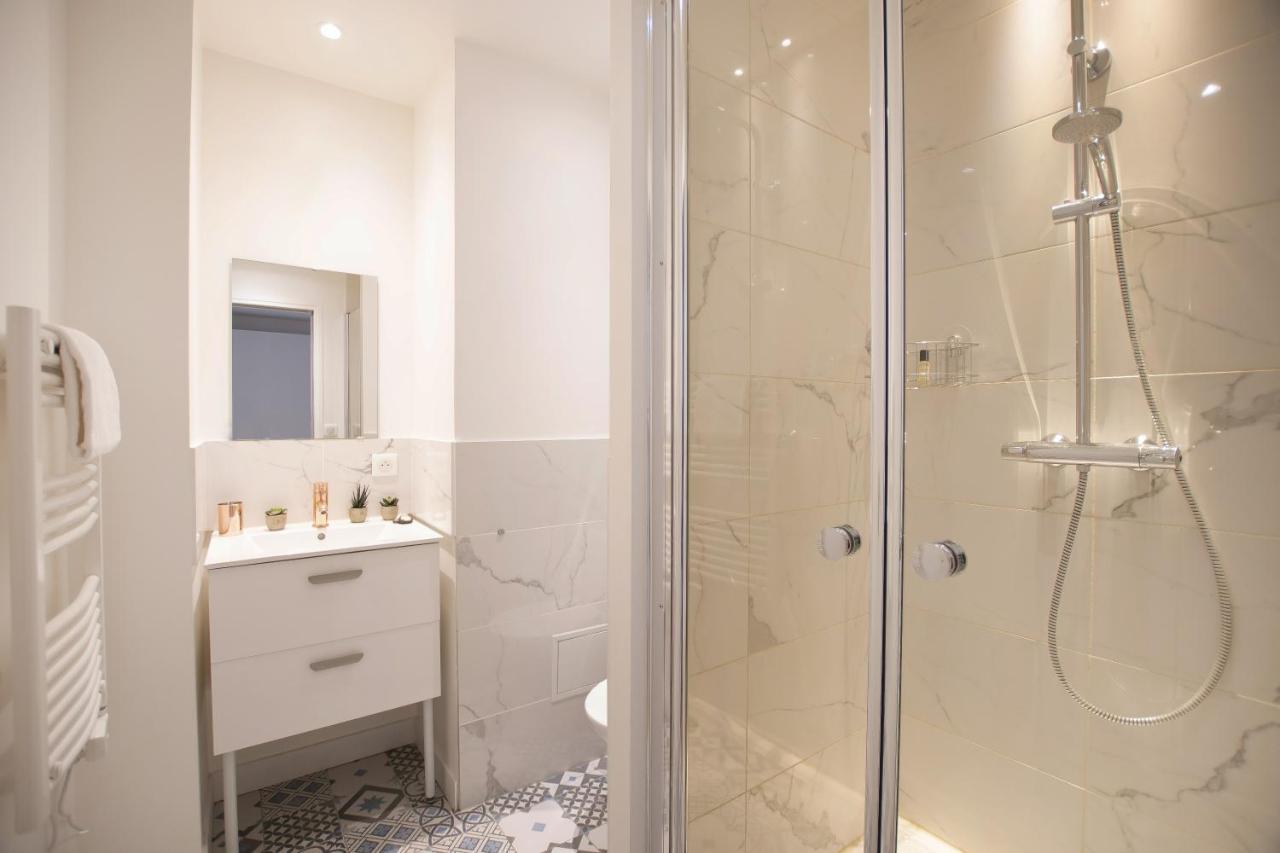 Bel Appartement Idealement Situe - Tour Eiffel Paris Luaran gambar